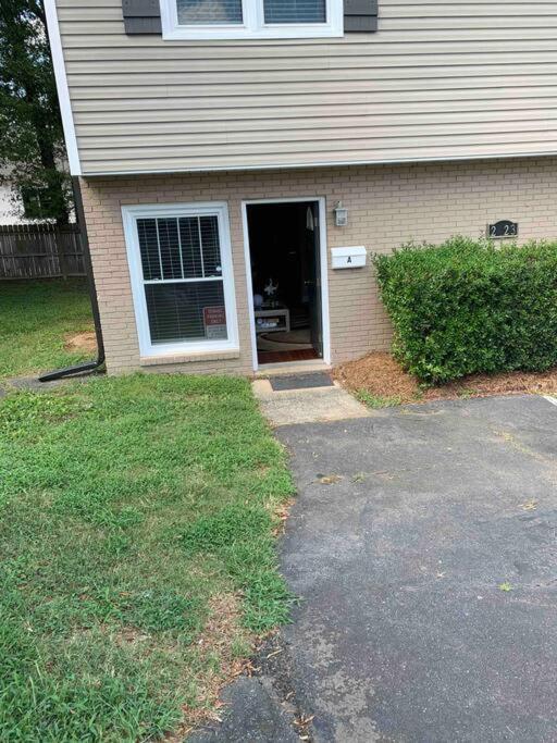 Stay Awhile Charlotte Exterior photo